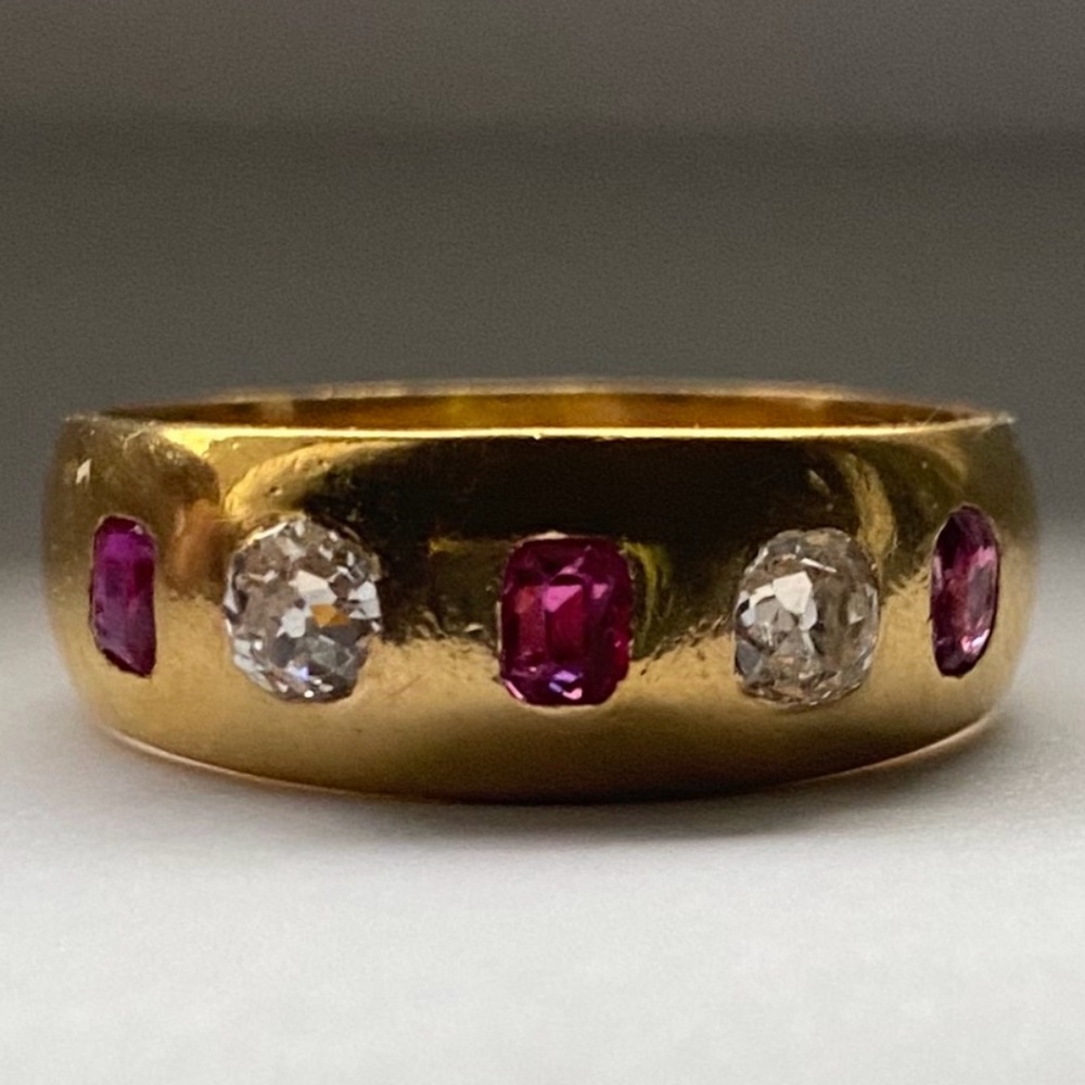 Men’s gold ring 22k with diamonds and rubies. Size-10.75-Weight-8.9G